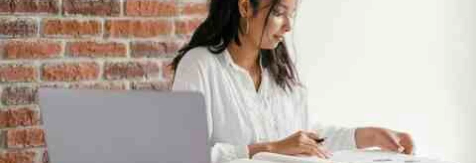 efficient-and-accurate-data-entry-typist-689003