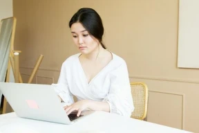 expert-typer-data-entry-operator-professional-typer-grammar-check-creative-director-workaholic