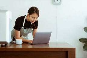 i-will-be-your-best-online-teacher-who-will-help-you-to-study-789650
