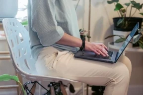 title-looking-to-be-hired-as-your-personal-assistant-worker-at-any-cost-24-hour-working-human