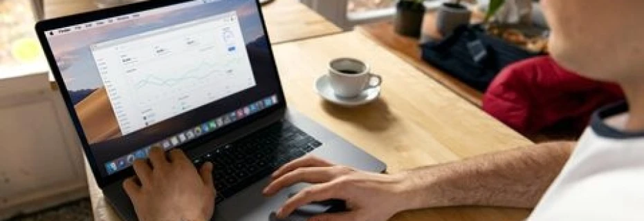 typing-master-and-good-speed-data-entry-short-time-spent-and-very-quickly-a-data-entry-professional-with-dedication-and-excellent-typing-speed