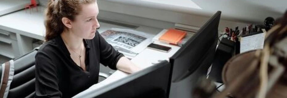 customer-service-associate-916220